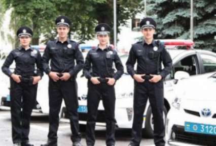 VIP-нарушители, агрессивные блондинки и элитные автомобили: топ-10 историй киевской полиции (фото,видео)