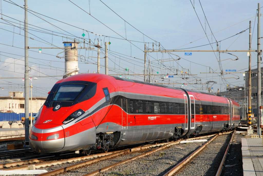 Скоростные поезда Италии позволяют максимально быстро путешествовать по стране