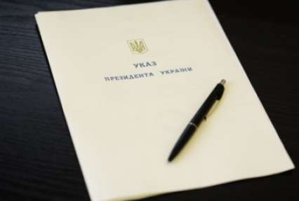 П.Порошенко отметил государственными наградами военнослужащих по случаю Дня ВМС
