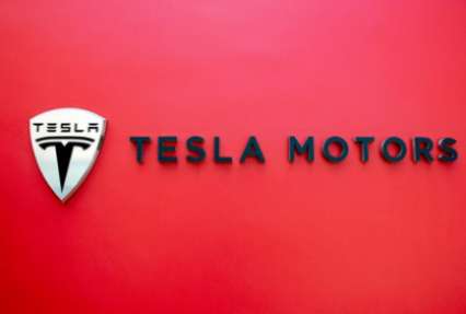 Tesla предложит инвесторам вложиться в автомобиль Model 3