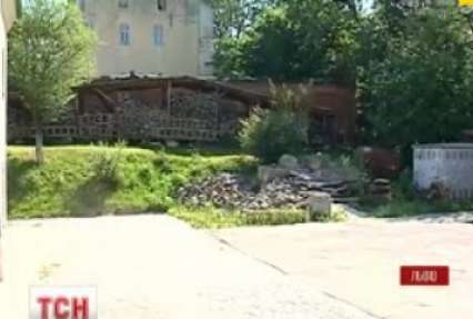 У Львові біля монастиря знайшли труп 70-річної жінки зі слідами насильства