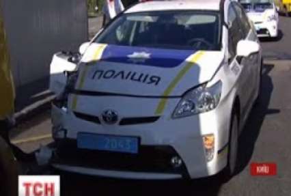 Сьогодні вранці автомобіль київської поліції потрапив в ДТП