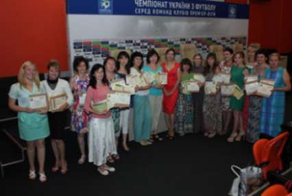 В Донецке вручены сертификаты участникам обучения на курсе 