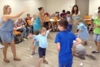 Киевский центр психологической помощи приглашает родителей переселенцев на занятия