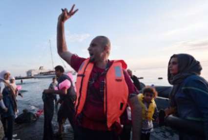 Десятки мигрантов задохнулись на судне в Средиземном море