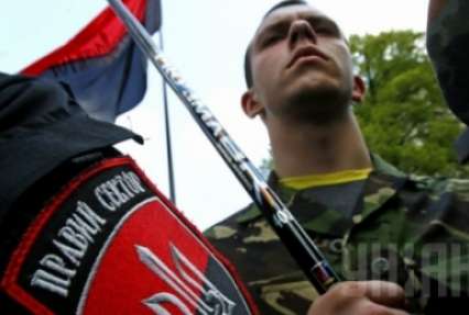 Die Welt: Украинские праворадикалы выступают против Киева