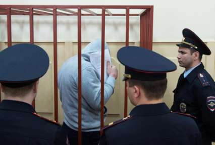 Фигурант дела об убийстве Немцова заявил в суде о регулярном давлении 