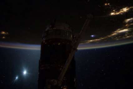 ФОТОФАКТ. NASA опубликовало фотографию рассвета из космоса