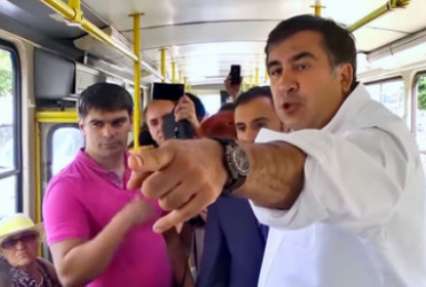 Как Саакашвили живется в Одессе: квартира в элитном районе, внедорожник и поклонницы