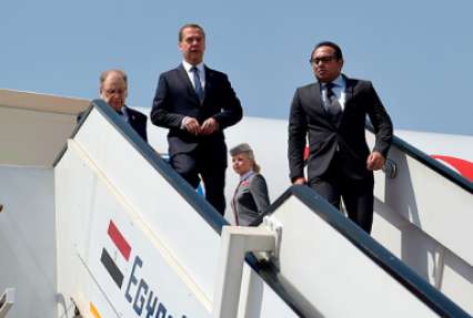 Каждый россиянин обязан посетить Египет, заявил Медведев
