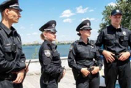 Конкурс в новую полицию Закарпатья составляет семь человек на место
