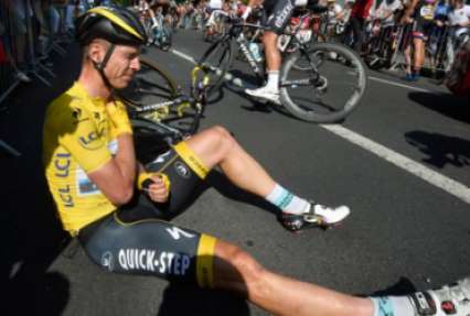 Лидер общего зачета «Тур де Франс» снялся с гонки из-за травмы