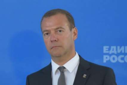 Медведев пообещал продолжать импорт медтехники до налаживания выпуска в России