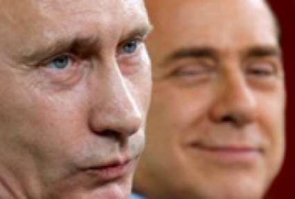 МИД осудил поездку Путина и Берлускони в Крым