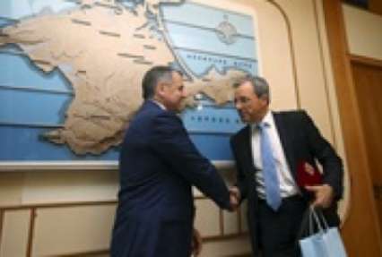 МИД просит запретить въезд в Украину французским депутатам, посетившим Крым