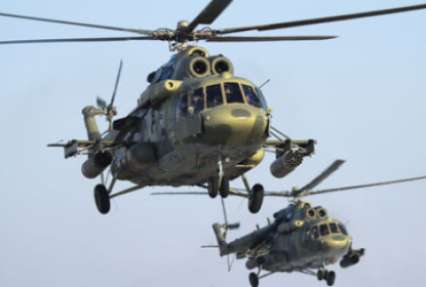 На границе с Крымом замечено два военных вертолета РФ – Госпогранслужба