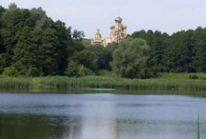 На территории киевского монастыря нашли тело мужчины