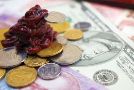 НБУ 27 июля повысил курс доллара