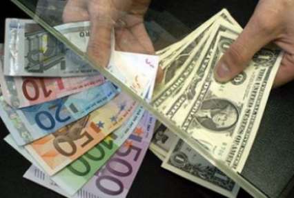 НБУ резко повысил курсы доллара и евро в Украине
