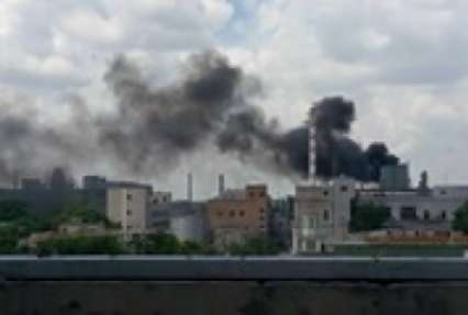 Одессу затянуло дымом после пожара на комбинате
