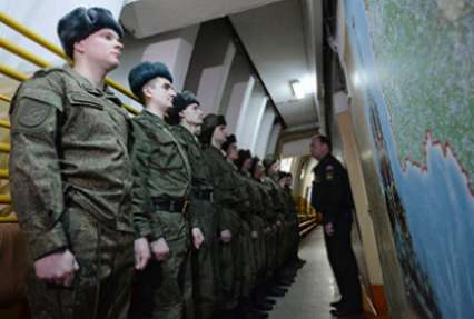 Около 40 процентов россиян посчитали устройство армии образцом для общества