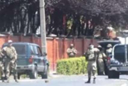 Опубликовано оперативное видео начала стрельбы в Мукачево