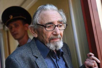 Отец Ходорковского прибыл на допрос в СК