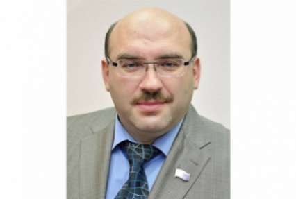 Подозреваемый в мошенничестве ижевский депутат решил выпрыгнуть из окна больницы