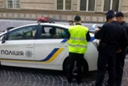 Полиция во Львове попала в ДТП через день после присяги