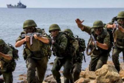Полтысячи российских десантников высадились на берег Балтийского моря