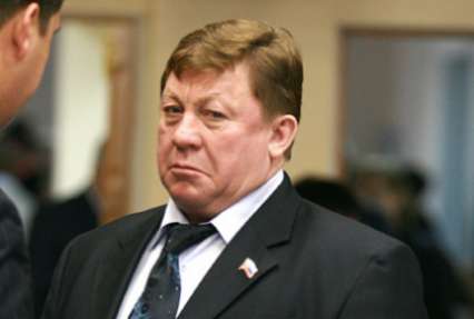 Попавшийся на взятке мэр Усть-Илимска ушел в отставку