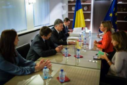 Порошенко и Могерини в Брюсселе обсудили условия продления и усиления санкций в отношении РФ
