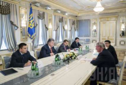 Порошенко обсудил с главой МИД Люксембурга вопрос поддержки Украины в противодействии агрессии и реализации реформ