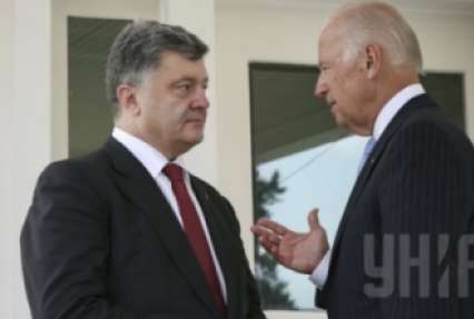 Порошенко обсудил ситуацию в Украине с вице-президентом США