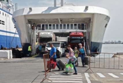 Правительство возьмет под контроль цены на морские перевозки в Крым