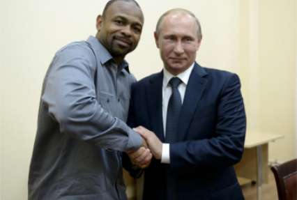 Путин поможет боксеру Рою Джонсу получить российский паспорт