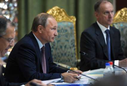 Путин предложил Душанбе помощь в стабилизации обстановки