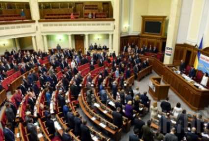 Рада досрочно прекратила полномочия народных депутатов Гвоздева и Насирова