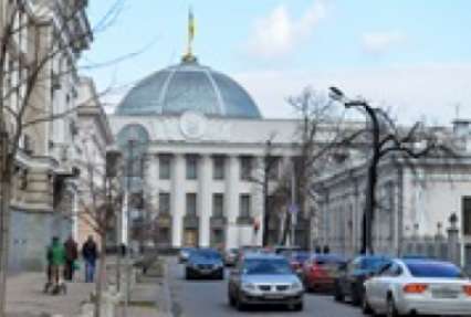 Рада продлила заседание до позднего вечера