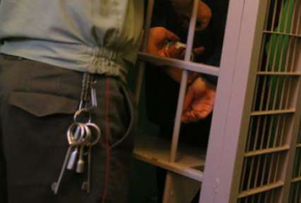 Разбойника, напавшего на женщину, посадили на семь с половиной лет