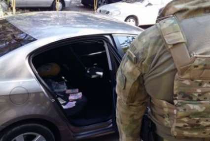 Скандал в Запорожье: офицеры требовали 110 тысяч от наркоторговцев