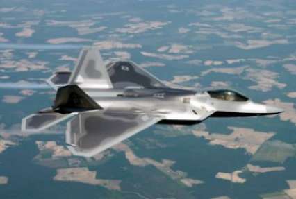 США перебросили в Европу истребители F-22