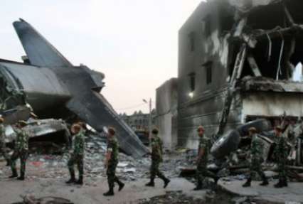 Страшная авиакатастрофа в индонезии унесла уже 140 жизней