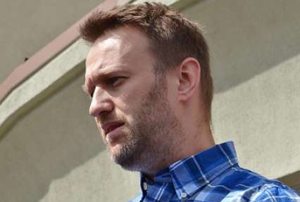 Суд назначил лингвистическую экспертизу по иску Навального к мэру Новосибирска о защите чести и достоинства