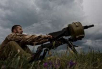 Сутки в АТО: артобстрелы на Донетчине и бои на Луганщине