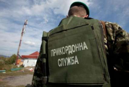 В Бердянске задержали пограничника, который торговал боеприпасами