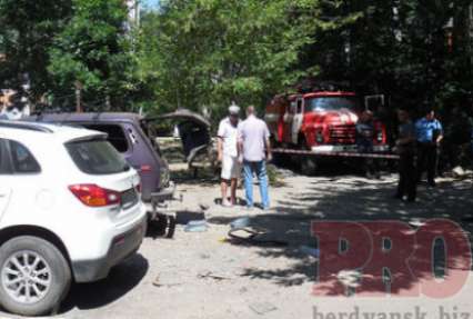 В центре Бердянска взорвался автомобиль бизнесмена