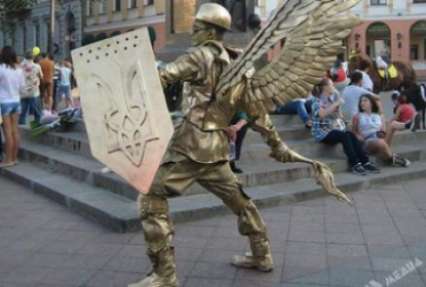 В центре Одессы напали на ангела Небесной сотни