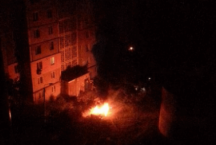 В Донецке ночью взорвался автомобиль