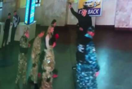 В Харькове милиционер и активисты устроили драку со стрельбой
